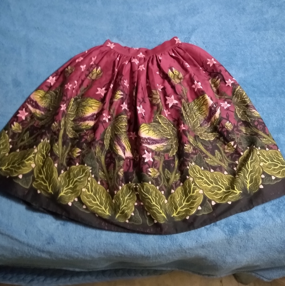 Nwt Vixen maneating skirt
